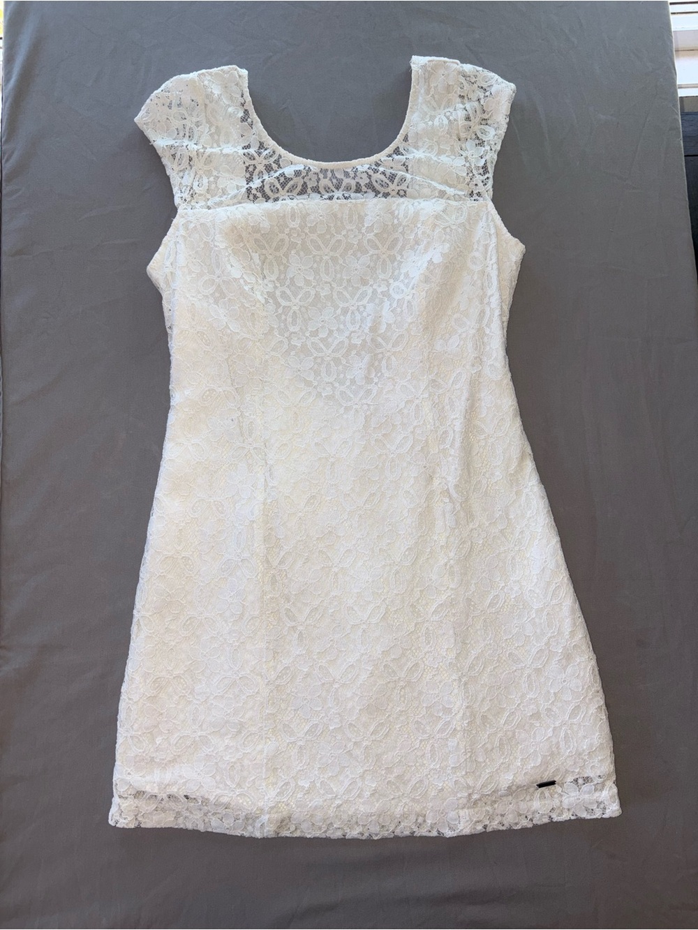 Hollister White Lace Cap-Sleeve Shift Mini Dress